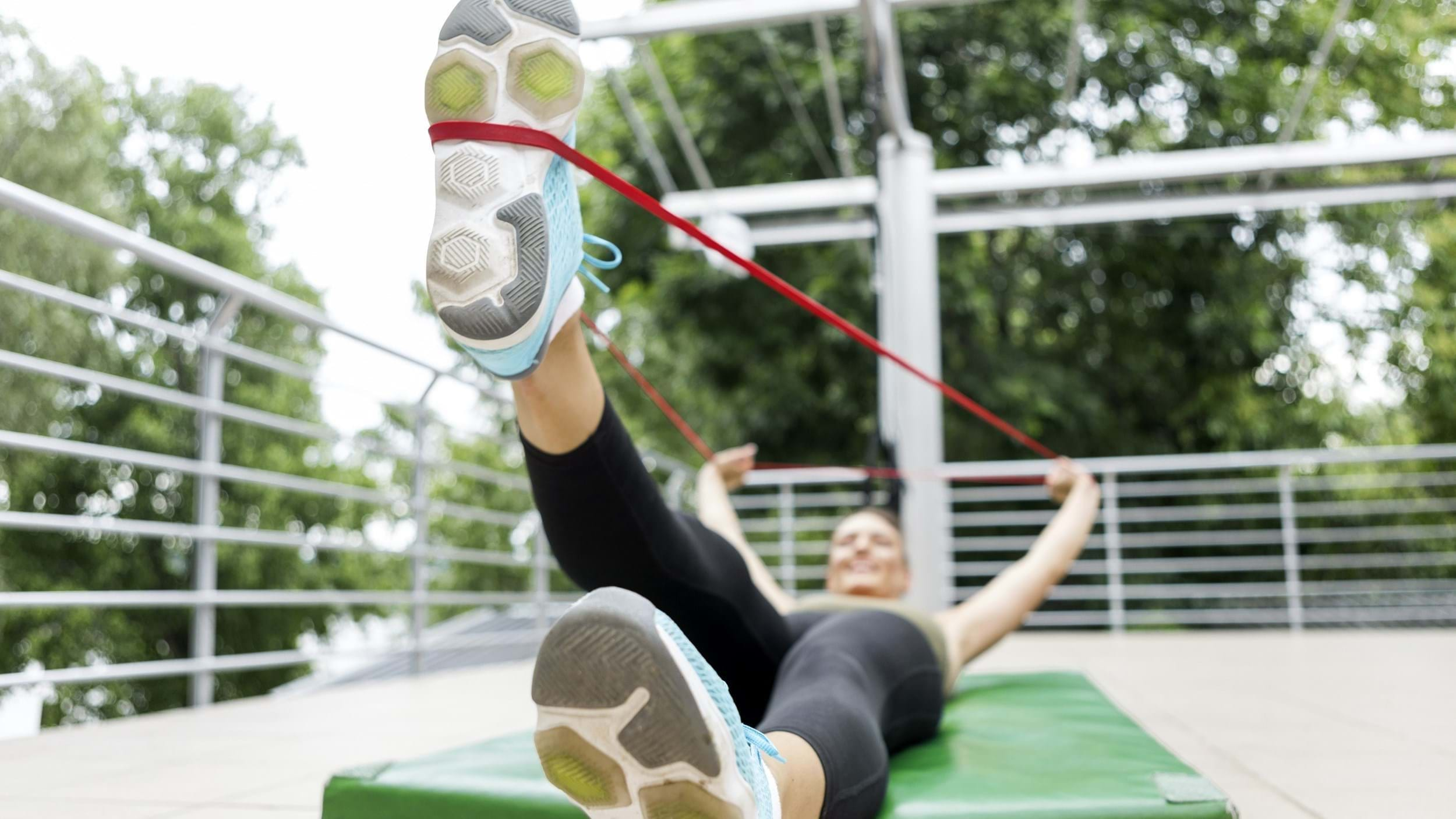 Resistance band leg press